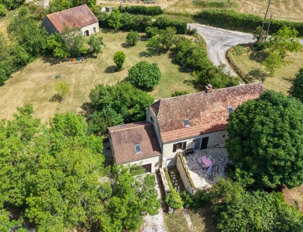 Maison ancienne - Gourdon EXCLUSIVITE - Agréable Propriété de caractère avec spacieuse maison et grange en pierre sur 3586 m² arborés