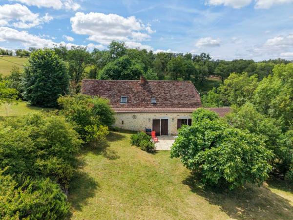 Maison ancienne - Gourdon EXCLUSIVITE - Agréable Propriété de caractère avec spacieuse maison et grange en pierre sur 3586 m² arborés