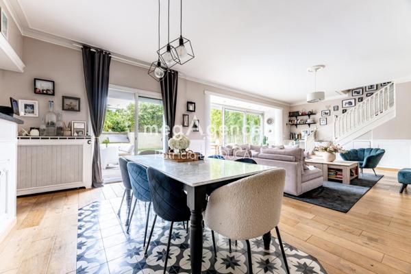 Maison à Le Perreux-sur-Marne, 94170 - 11 pièces 252m²