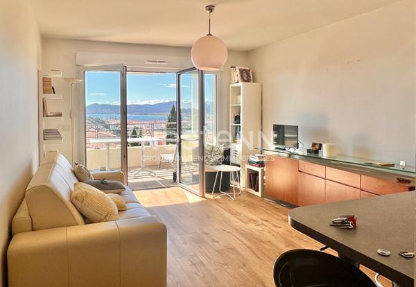 Appartement 2 pièces à Saint-Raphaël avec vue dégagée sur la mer