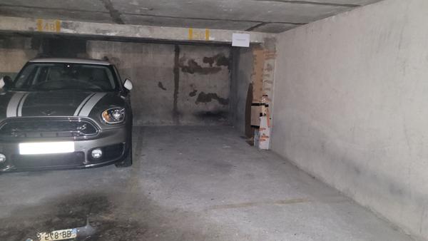 Lot de 4 places de parking // INVESTISSEMENT LOCATIF // 75012