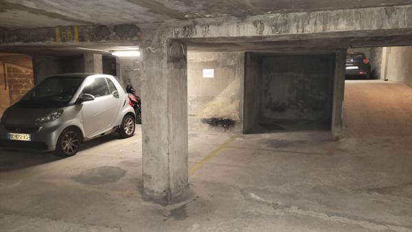 Lot de 4 places de parking // INVESTISSEMENT LOCATIF // 75012
