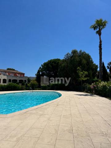 Appartement t3 avec loggia - garage et cave - piscines et tennis