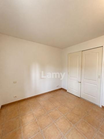 Appartement t3 avec loggia - garage et cave - piscines et tennis