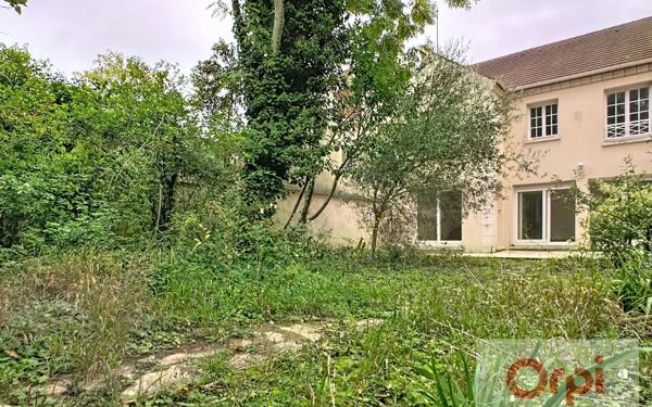 Maison à vendre    6 pièces • 144,57 m2 Issy-les-Moulineaux