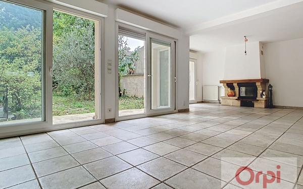 Maison à vendre    6 pièces • 144,57 m2 Issy-les-Moulineaux