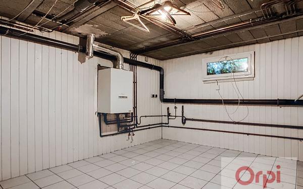 Maison à vendre    6 pièces • 144,57 m2 Issy-les-Moulineaux