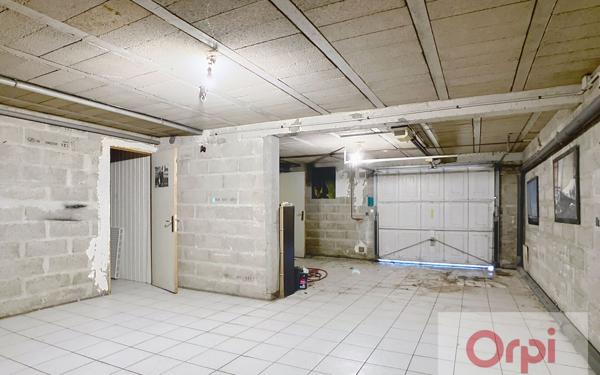 Maison à vendre    6 pièces • 144,57 m2 Issy-les-Moulineaux
