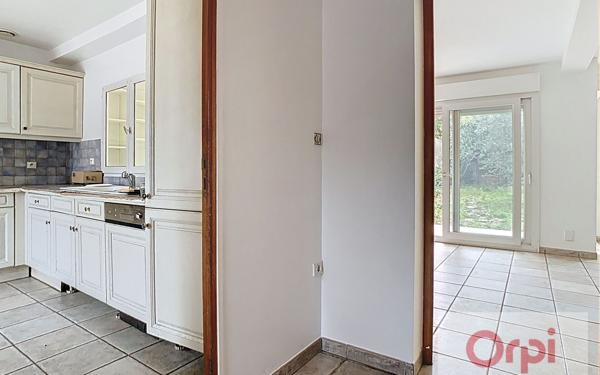 Maison à vendre    6 pièces • 144,57 m2 Issy-les-Moulineaux