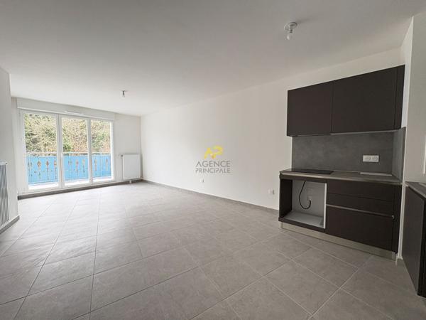 F2 MARINA €298 000 ** - Référence 1993