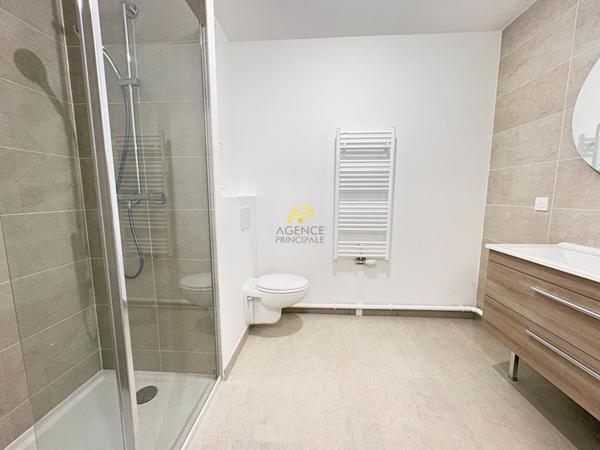 F2 MARINA €298 000 ** - Référence 1993