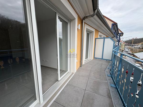 F2 MARINA €298 000 ** - Référence 1993