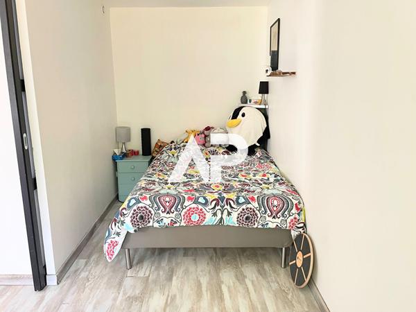 Maison 10 pièce(s) 280 m2 €595 000 ** - Référence 1553