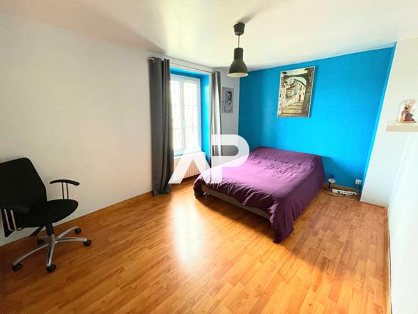 Maison 10 pièce(s) 280 m2 €595 000 ** - Référence 1553