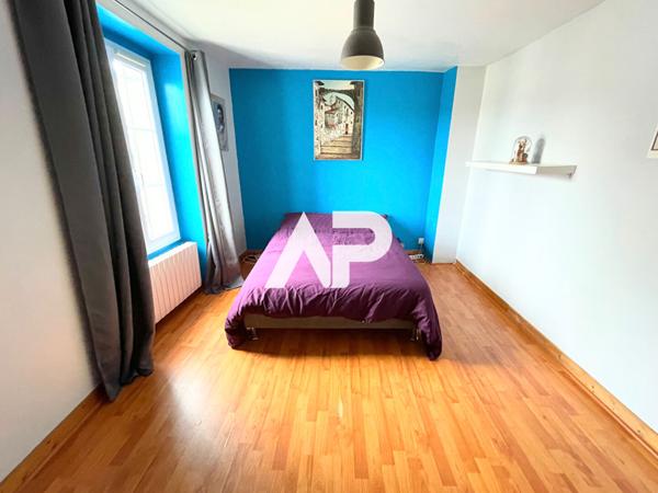 Maison 10 pièce(s) 280 m2 €595 000 ** - Référence 1553