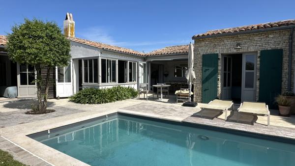 Superbe maison d’architecte avec piscine Loix