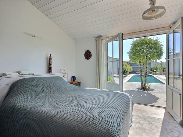 Superbe maison d’architecte avec piscine Loix