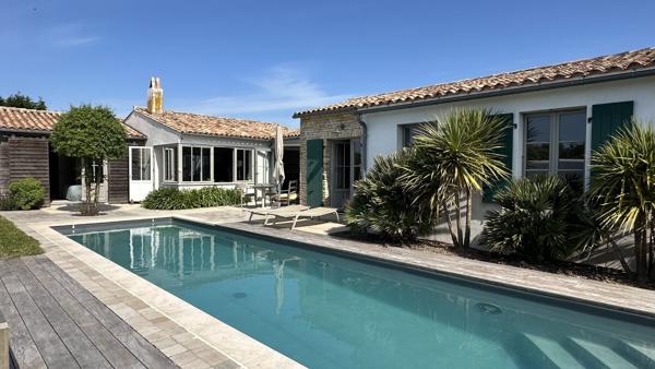 Superbe maison d’architecte avec piscine Loix