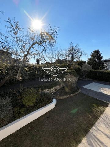 MAISON D'ARCHITECTE-4 CHAMBRES-PISCINE-DOUBLE GARAGE-PARCELLE ARBOREE DE 940 M2