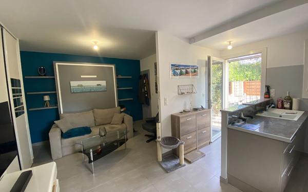 Appartement à louer    1 pièce •  Istres