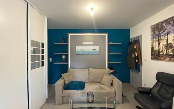 Appartement à louer    1 pièce •  Istres