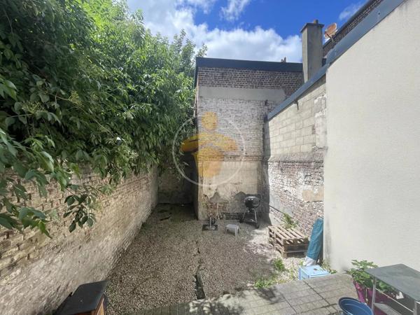 Vente                                                      Maison
                        
                     4 pièces                      78 m2                     à La Fère