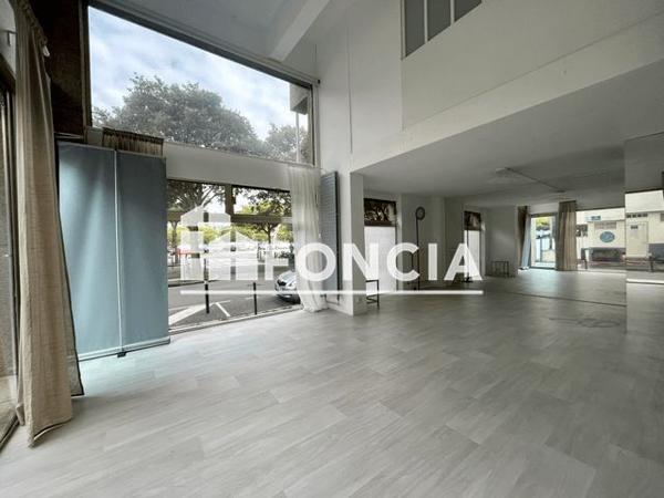 Location Local commercial 2 pièces 52.4 m² - 10 rue Deurbroucq Nantes 44000