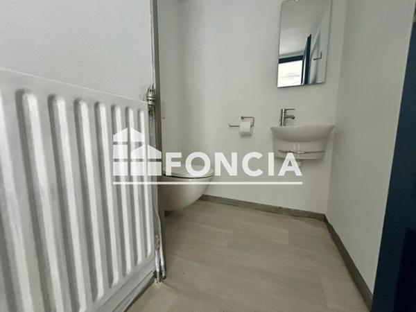 Location Local commercial 2 pièces 52.4 m² - 10 rue Deurbroucq Nantes 44000