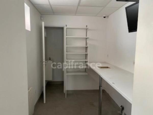 Local/bureau à louer ROUBAIX (59) Rez-de-chaussée commercial 46 m² , hyper centre aux normes PMR