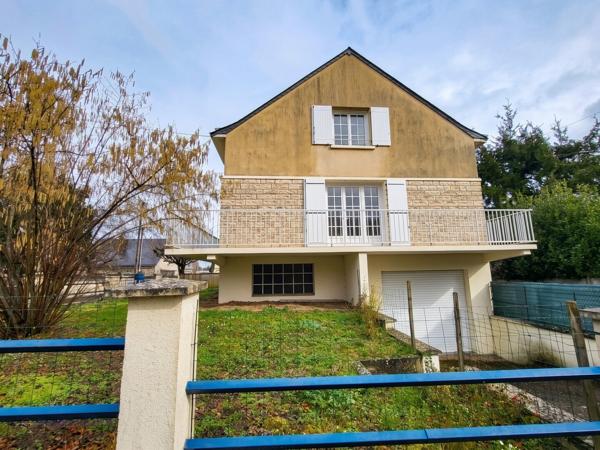 Saint Hilaire Saint Florent (49400) - Maison familiale 6 chambres et jardin clos