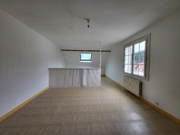 Saint Hilaire Saint Florent (49400) - Maison familiale 6 chambres et jardin clos