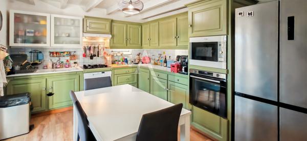 Maison avec piscine sur 1200 m2 de terrain clos