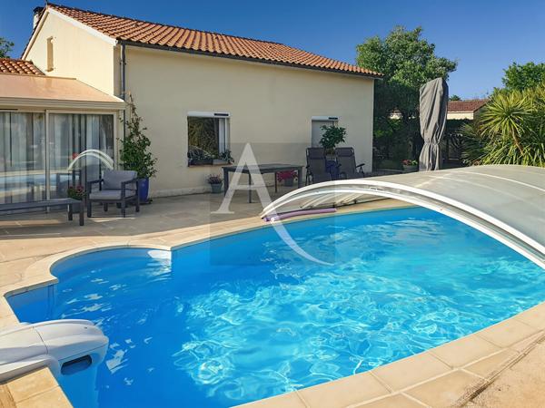 Maison avec piscine sur 1200 m2 de terrain clos