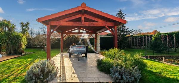 Maison avec piscine sur 1200 m2 de terrain clos