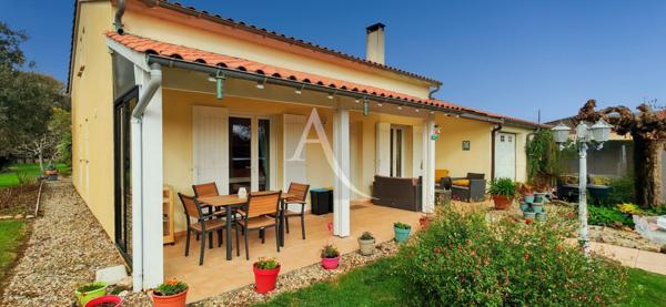 Maison avec piscine sur 1200 m2 de terrain clos