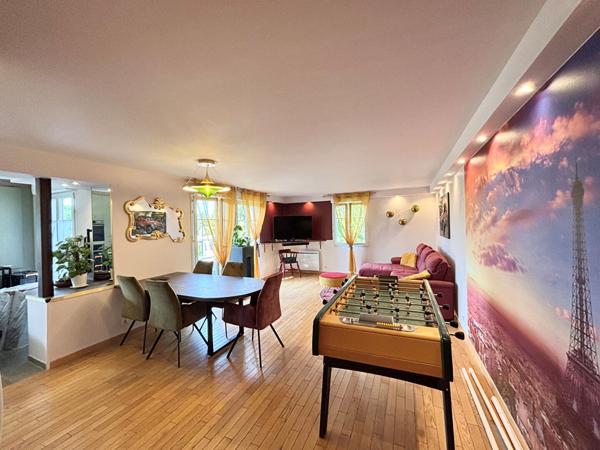 Charmant duplex avec balcon, box et parking - EMERAINVILLE