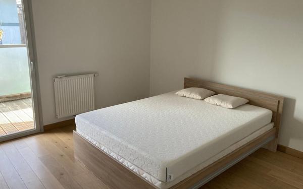 Appartement à louer    2 pièces • 47 m2 Chens-sur-Léman