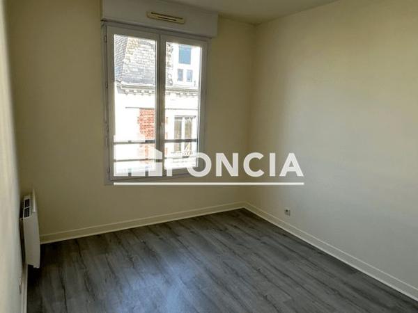 Location Appartement 2 pièces 49.5 m² - 3/5 RUE DU VAL NOTRE DAME Mantes La Jolie 78200