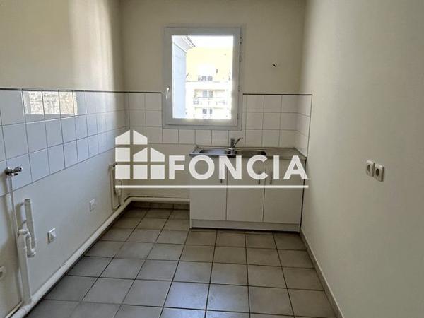 Location Appartement 2 pièces 49.5 m² - 3/5 RUE DU VAL NOTRE DAME Mantes La Jolie 78200