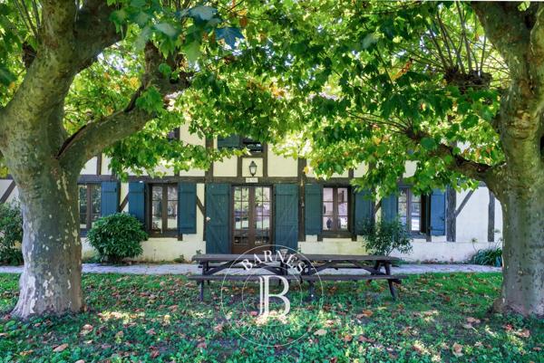 Soustons, Maison 8 Chambres -  207 m² à vendre