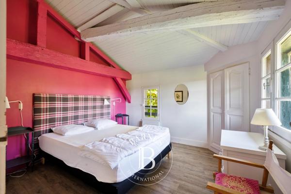 Soustons, Maison 8 Chambres -  207 m² à vendre