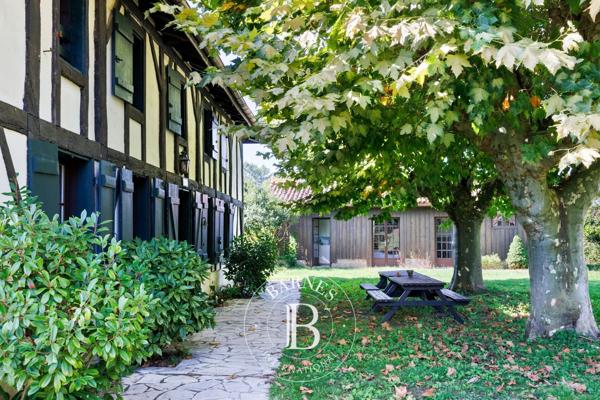Soustons, Maison 8 Chambres -  207 m² à vendre