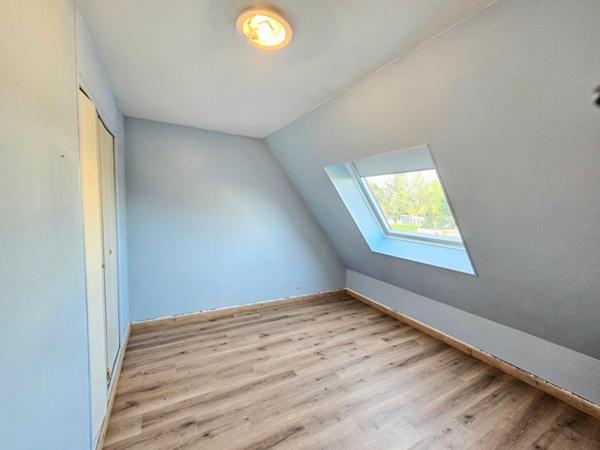 Baisse de Prix - Gaillon centre ville, au calme - Maison de 128 m2 - 4 chambres sur sous-sol total  - Terrain plat de 700 m2 - Prix : 291.000