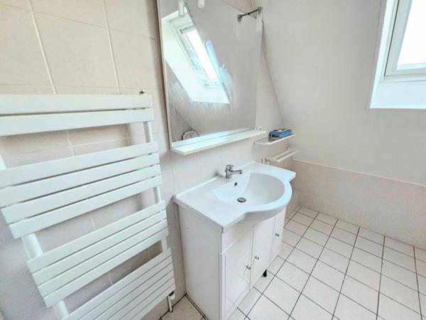 Baisse de Prix - Gaillon centre ville, au calme - Maison de 128 m2 - 4 chambres sur sous-sol total  - Terrain plat de 700 m2 - Prix : 291.000
