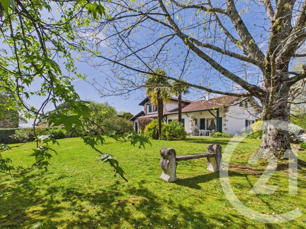 Maison à vendre  7 pièces - 177 m 2   VILLEFRANQUE  - 64