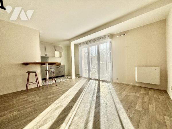 Studio de 34 m2 avec place de parking et cave