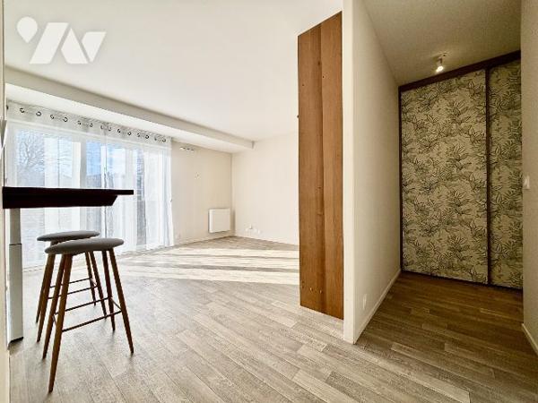 Studio de 34 m2 avec place de parking et cave