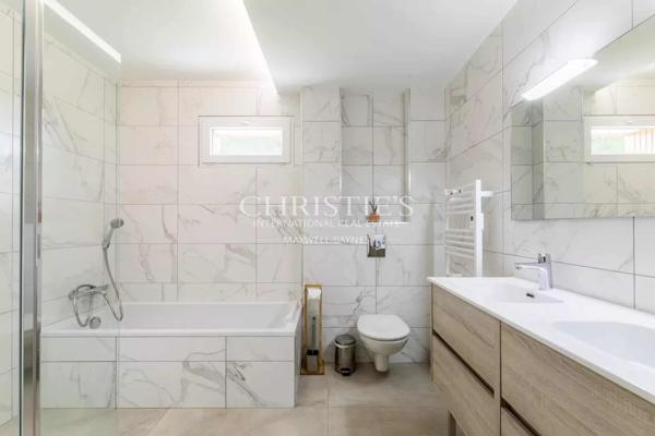 Centre ville- 10 min de l’océan -Maison familiale parfaitement rénovée, dépendance, garage, 5 chambres