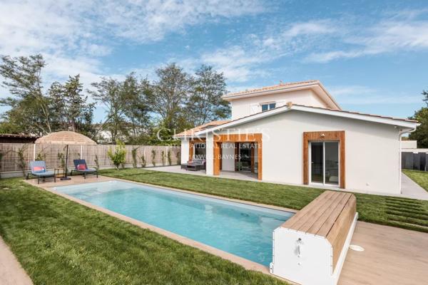 Centre ville- 10 min de l’océan -Maison familiale parfaitement rénovée, dépendance, garage, 5 chambres