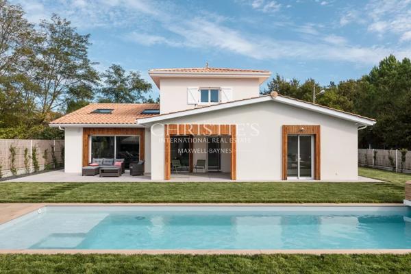 Centre ville- 10 min de l’océan -Maison familiale parfaitement rénovée, dépendance, garage, 5 chambres